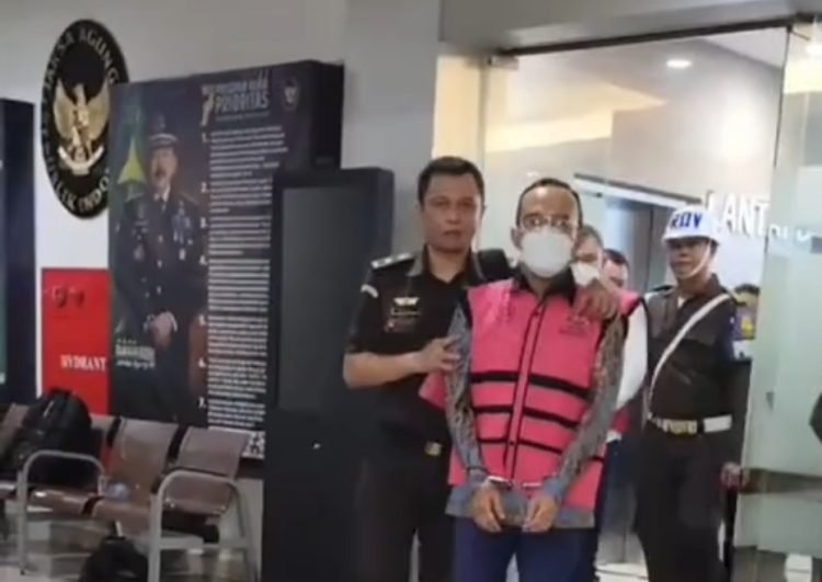 Penahanan tersangka oleh Kejaksaan. (Doc. Tangkapan layar)