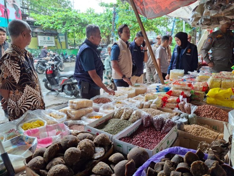 Sidak Pasar di beberapa pasar dan swalayan di Kota Balikpapan. (Dok. Muhammad/PortalBalikpapan)