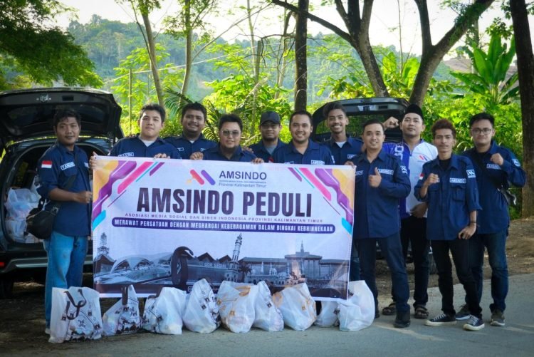 AMSINDO Kaltim menggelar aksi sosial, mendistribusikan bantuan bagi masyarakat yang membutuhkan. (Dok. Amsindo/PortalBalikpapan)
