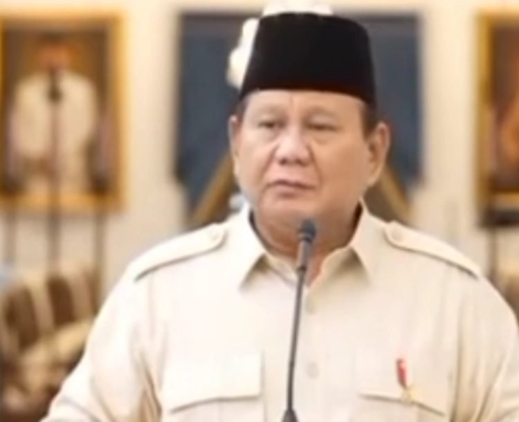 Tangkapan layar Presiden Prabowo mengumumkan bonus hari raya untuk pengemudi dan kurir online. (Dok. Youtube Sekretariat Presiden)