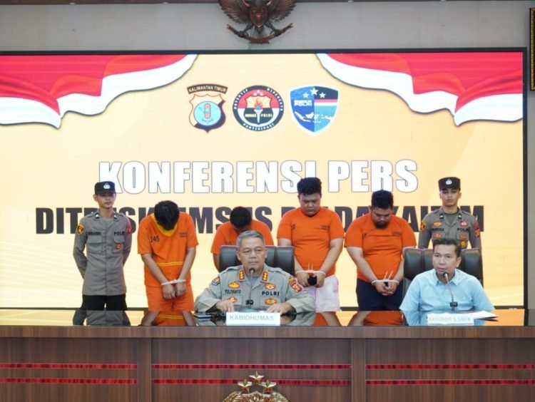 Press Conference ungkap kasus peretasan akun Instagram di wilayah hukum Polda Kaltim. (Dok. IG/ccickaltim)