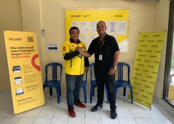 Driver Maxim terima bonus hari raya. (Dok. Maxim)