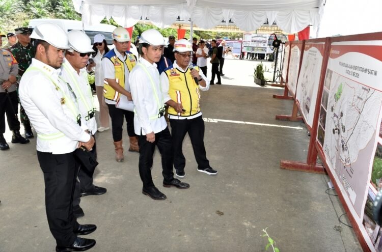 Peninjauan progres pembangunan jalan tol IKN. (Dok. Agus Suparto/Humas Otorita IKN)
