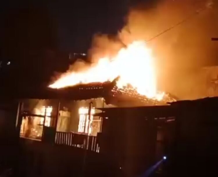 Tangkapan layar kebakaran di Kelurahan Klandasan Ilir. (Dok. Istimewa)