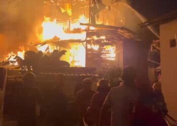 Tangkapan layar kebakaran di Gunung Sari. (Dok. Istimewa)