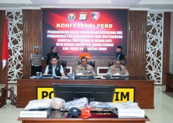Konferensi pers Polda Kaltim ungkap kronologi penyerangan berdarah yang menewaskan satu orang di Paser. (Dok. Humas Polda Kaltim)
