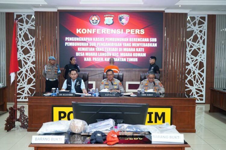 Konferensi pers Polda Kaltim ungkap kronologi penyerangan berdarah yang menewaskan satu orang di Paser. (Dok. Humas Polda Kaltim)