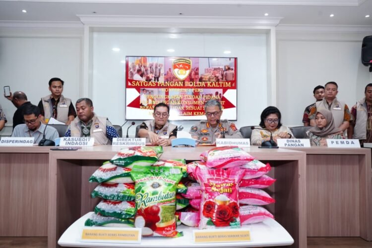 Konferensi pers pengungkapan beras premium palsu di Polda Kaltim. (Dok. Humas Polda Kaltim)