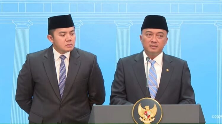 Tangkapan layar Menteri Sekretaris Prasetyo Hadi dan Seskab Mayor Tedy. (Dok. Youtube Sekretariat Presiden)