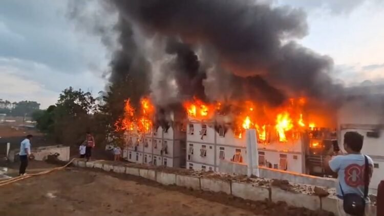 Tangkapan layar kebakaran hunian pekerja IKN. (Dok. Istimewa)
