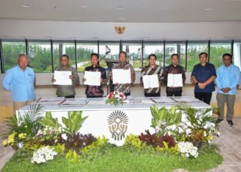 Otorita IKN bersama mitra pelaksana proyek resmi memulai pembangunan embung dan kolam retensi di KIPP 1B dan 1C. (Dok. Humas Otorita IKN)