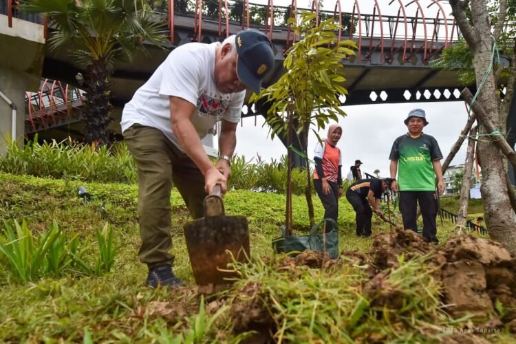 Gerakan penghijauan berkelanjutan terus dilakukan di IKN melalui penanaman 500 pohon pada peringatan HMPI 2025. (Dok. Humas Otorita IKN)