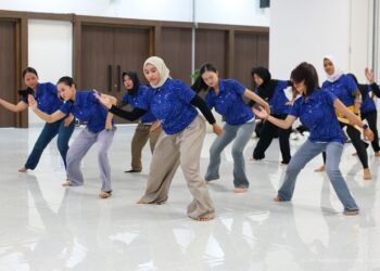 Kolaborasi 30 seniman lokal memadukan ragam gerak tari Nusantara dalam satu identitas budaya baru. (Dok. Humas Otorita IKN)