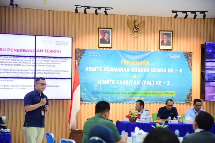 Koordinasi ASC dan FAL diperkuat jelang puncak Nataru di Bandara SAMS Sepinggan. (FOTO: MHD/PortalBalikpapan)