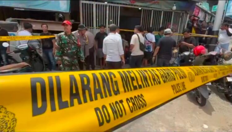 Tangkapan layar TKP pembunuhan diberi garis polisi. (Dok. Tangkapan Layar)