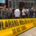 Tangkapan layar TKP pembunuhan diberi garis polisi. (Dok. Tangkapan Layar)