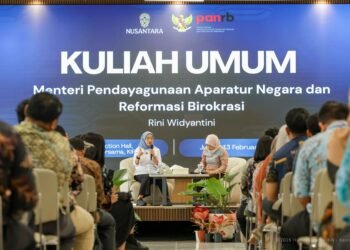 MenPANRB Beri Kuliah Umum di IKN
Menteri PANRB Rini Widyantini menyampaikan kuliah umum kepada ASN di kawasan KIPP Ibu Kota Nusantara. (Dok. Humaa Otorita IKN)