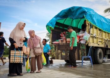 Gerakan Pangan Murah Otorita IKN membantu warga memperoleh bahan pokok dengan harga lebih murah. (Dok. Humas Otorita IKN)