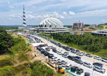 Parkiran kendaraan pengunjung IKN di masa libur lebaran Idul Fitri 1447 H. (Dok. Humas Otorita IKN)