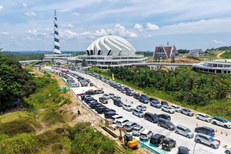 Parkiran kendaraan pengunjung IKN di masa libur lebaran Idul Fitri 1447 H. (Dok. Humas Otorita IKN)