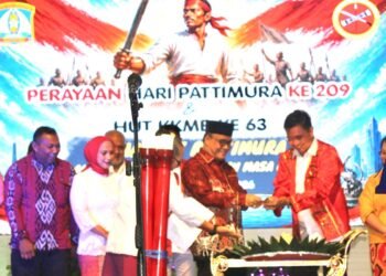 Wakil Wali Kota Balikpapan menghadiri puncak peringatan HUT ke-63 KKMB yang dirangkaikan dengan Hari Pattimura ke-209 di Gedung Kesenian Kota Balikpapan. (Dok. KKMB/PortalBalikpapan)
