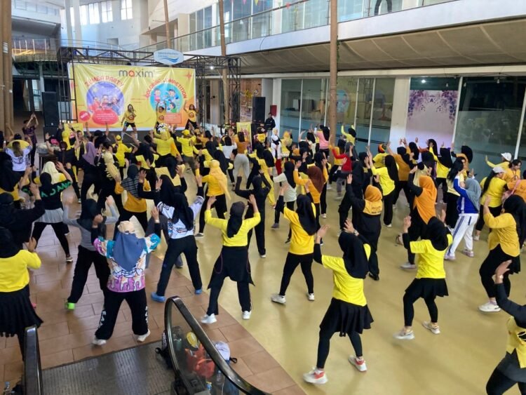 Warga diajak meramaikan Zumba Fun Series Maxim yang akan digelar gratis di Balikpapan dan Samarinda dengan beragam hadiah menarik. (Dok. PR/MT)