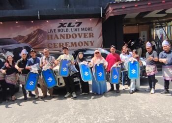 Tujuh pelanggan pertama menerima unit Suzuki New XL7 dalam seremoni serah terima di Balikpapan, Sabtu (5/9/2026). (FOTO: Muhammad Taufik/PortalBalikpapan)