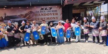 Tujuh pelanggan pertama menerima unit Suzuki New XL7 dalam seremoni serah terima di Balikpapan, Sabtu (5/9/2026). (FOTO: Muhammad Taufik/PortalBalikpapan)