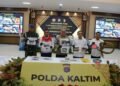 Polda Kaltim mengamankan 3.085 liter BBM bersubsidi dari dua kasus dugaan penyalahgunaan di Kukar dan Kutim, Rabu (16/9/2026). (Dok. Muhammad/PortalBalikpapan)