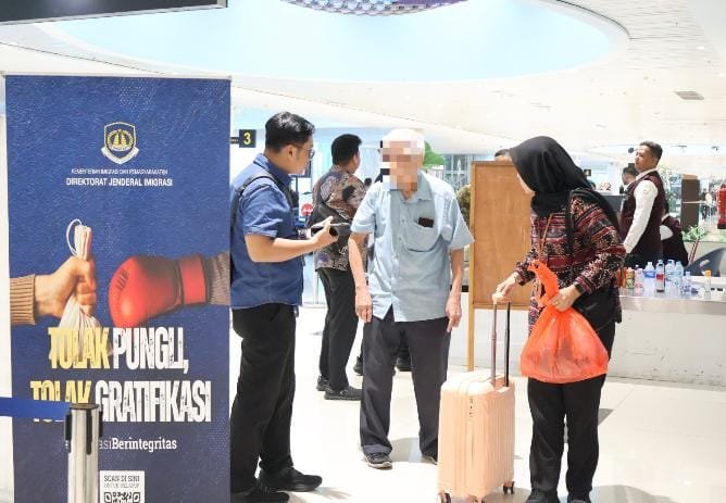 Imigrasi Balikpapan Deportasi WNA Malaysia yang Dilaporkan Ganggu Ketertiban. (Dok. Mhd/PortalBalikpapan)