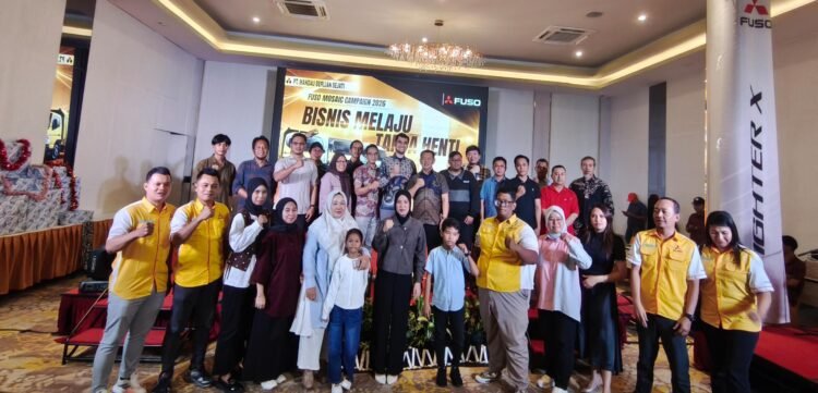 PT Mandau Berlian Sejati Balikpapan menggelar Fuso Mosaic Campaign 2026 untuk mempererat kemitraan dengan pelanggan, Sabtu (17/10/2026). (Dok. Muhammad Taufik)