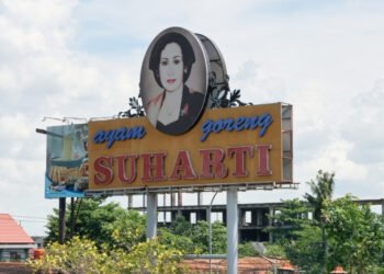 Tangkapan layar RM Suharti di Yogyakarta. (Dok. Instagram/ayamgorengsuhartiofficial)