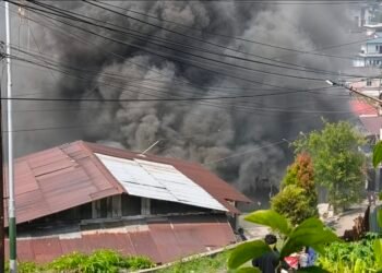 Tangkapan layar kebakaran di Jalan Senayan, Karang Rejo. (Dok. Tangkapan Layar)
